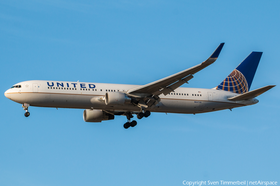 United Airlines Boeing 767-322(ER) (N647UA) | Photo 500882