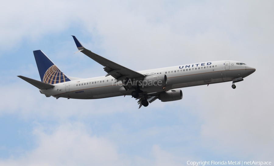 United Airlines Boeing 737-924(ER) (N64844) | Photo 311342