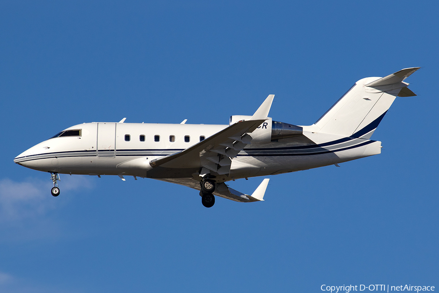 Cirrus Aviation Services Bombardier CL-600-2B16 Challenger 604 (N648CR) | Photo 566826