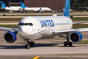 United Airlines Boeing 767-322(ER) (N648UA) at  Houston - George Bush Intercontinental, United States