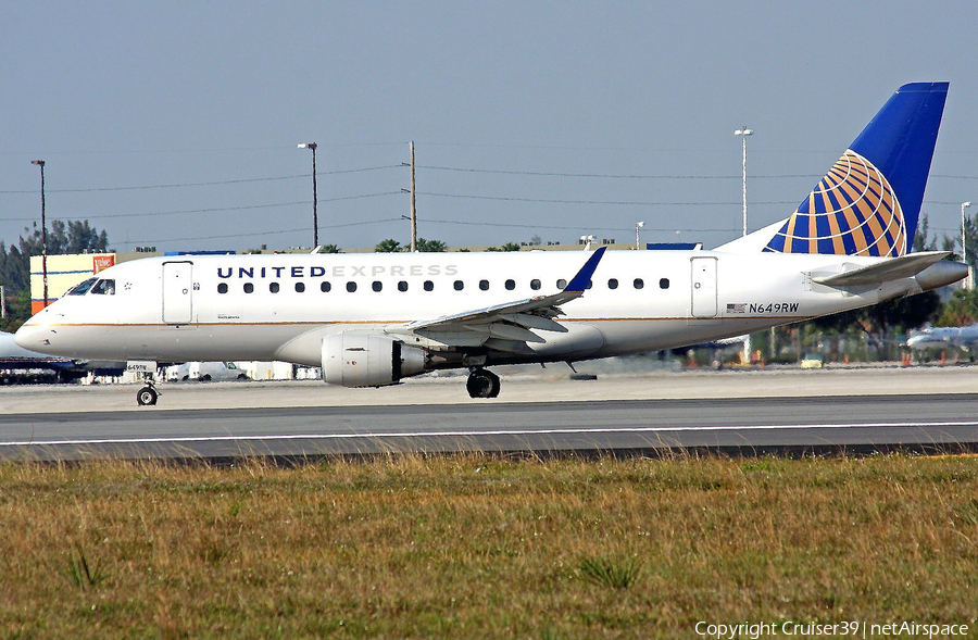 United Express (Shuttle America) Embraer ERJ-170SE (ERJ-170-100SE) (N649RW) | Photo 99921