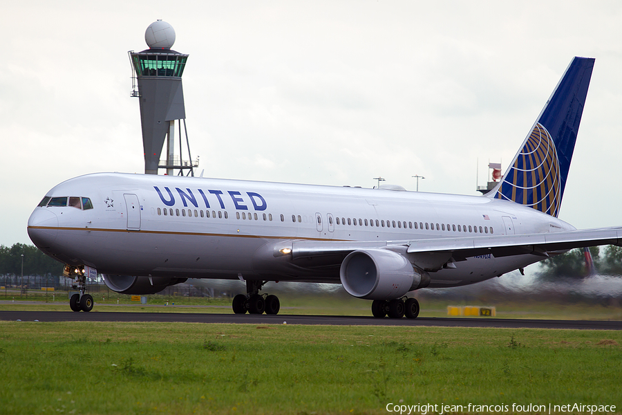 United Airlines Boeing 767-322(ER) (N649UA) | Photo 117872