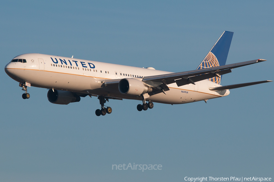 United Airlines Boeing 767-322(ER) (N649UA) | Photo 82053