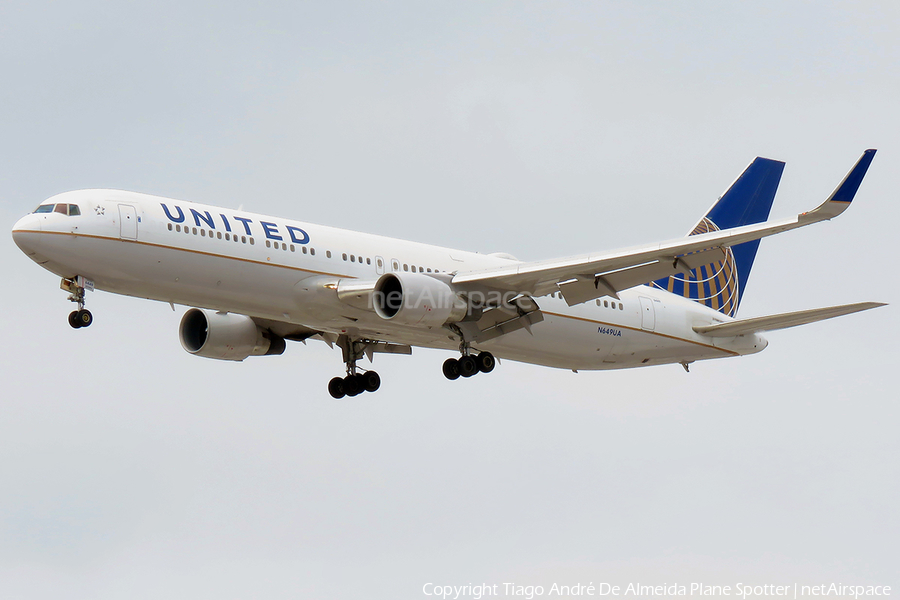 United Airlines Boeing 767-322(ER) (N649UA) | Photo 354050