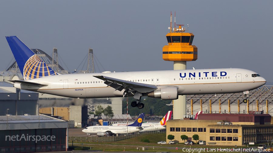 United Airlines Boeing 767-322(ER) (N649UA) | Photo 167807