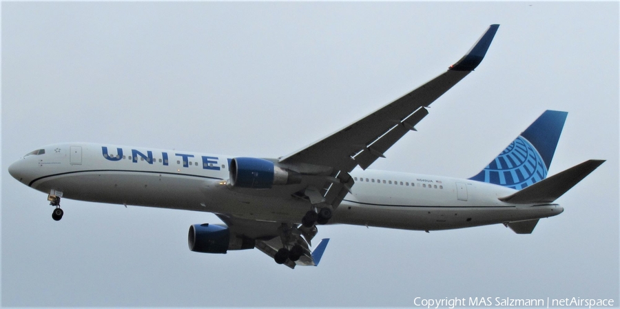 United Airlines Boeing 767-322(ER) (N649UA) | Photo 375576