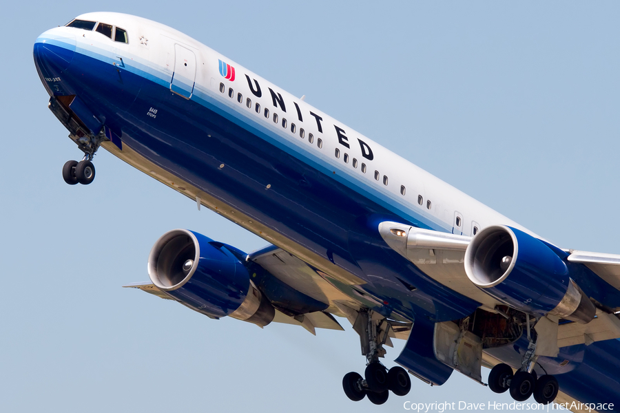 United Airlines Boeing 767-322(ER) (N649UA) | Photo 9896