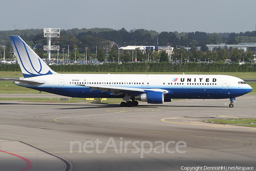 United Airlines Boeing 767-322(ER) (N651UA) | Photo 384876