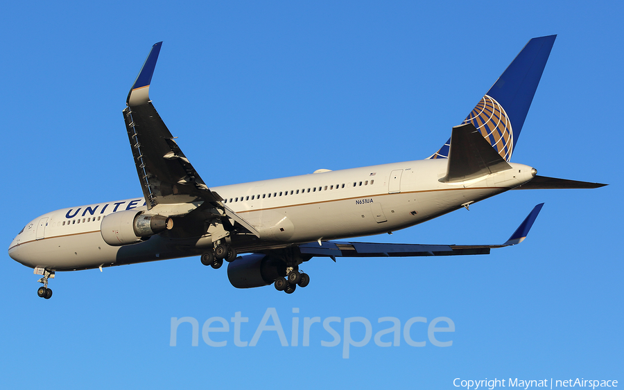 United Airlines Boeing 767-322(ER) (N651UA) | Photo 296755