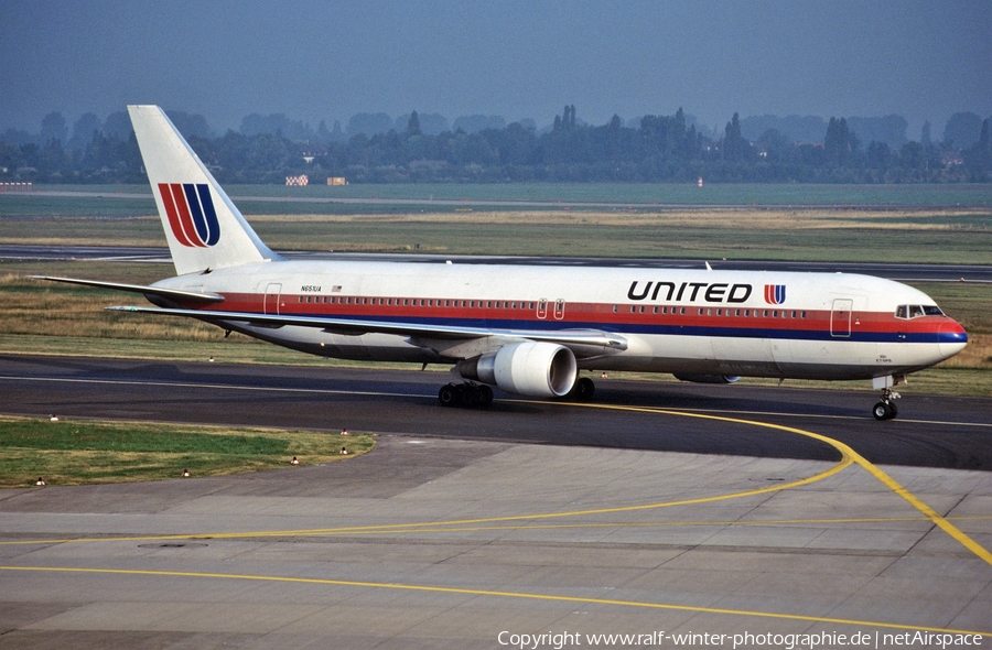 United Airlines Boeing 767-322(ER) (N651UA) | Photo 469394