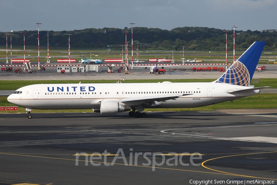 United Airlines Boeing 767-322(ER) (N651UA) | Photo 181476
