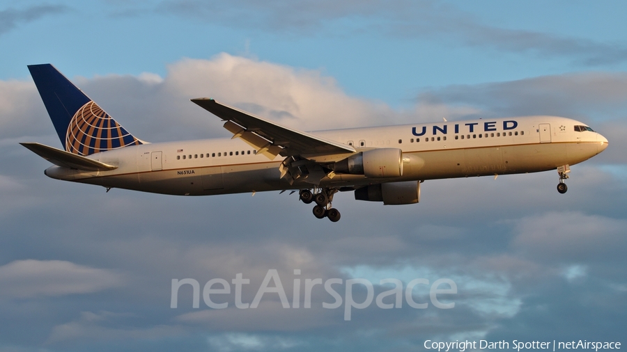 United Airlines Boeing 767-322(ER) (N651UA) | Photo 182367
