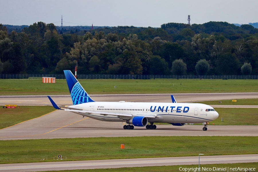 United Airlines Boeing 767-322(ER) (N651UA) | Photo 641494