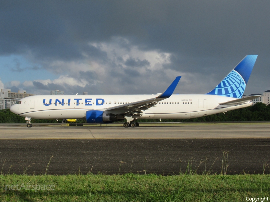 United Airlines Boeing 767-322(ER) (N651UA) | Photo 603542