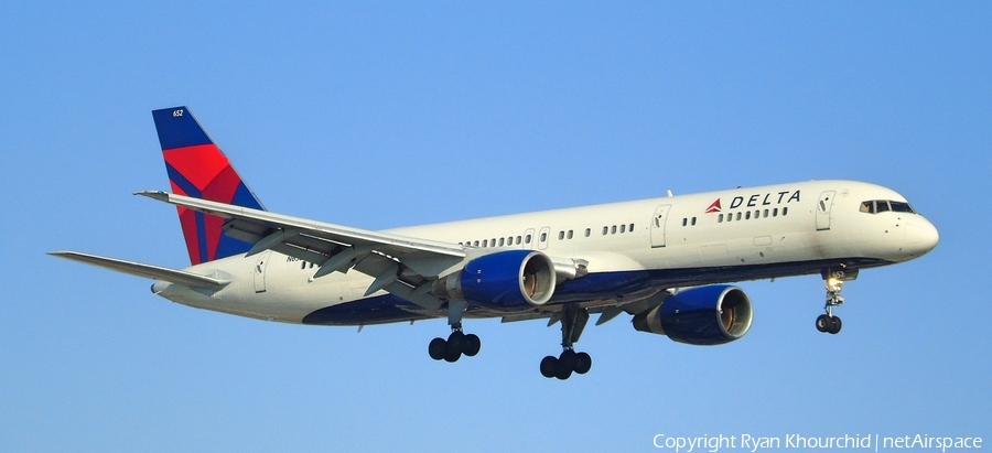 Delta Air Lines Boeing 757-232 (N652DL) | Photo 103206