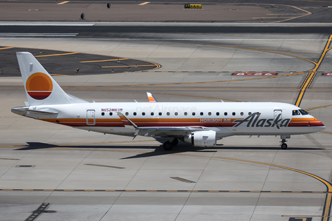 Alaska Airlines (Horizon) Embraer ERJ-175LR (ERJ-170-200LR) (N652MK) at  Phoenix - Sky Harbor, United States