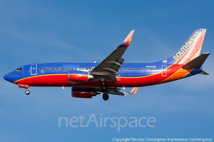 Southwest Airlines Boeing 737-3H4 (N652SW) | Photo 127101