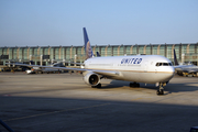 United Airlines Boeing 767-322(ER) (N652UA) at  Chicago - O'Hare International, United States