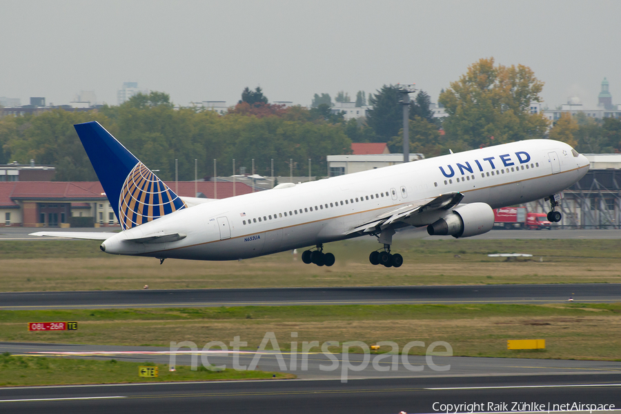 United Airlines Boeing 767-322(ER) (N652UA) | Photo 255529