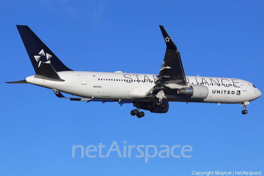 United Airlines Boeing 767-322(ER) (N653UA) | Photo 138269