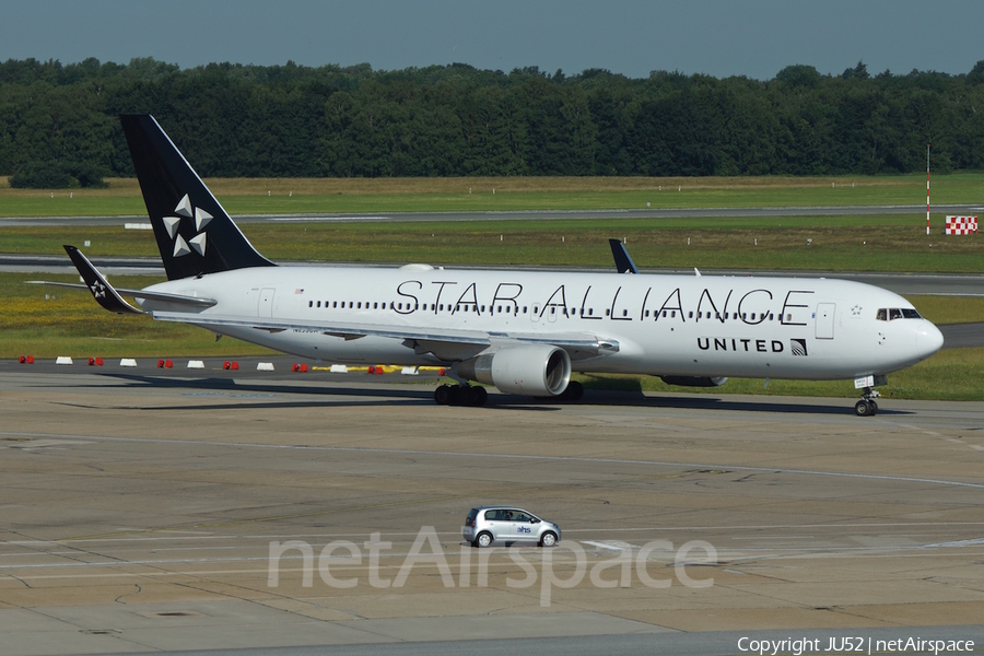 United Airlines Boeing 767-322(ER) (N653UA) | Photo 112519