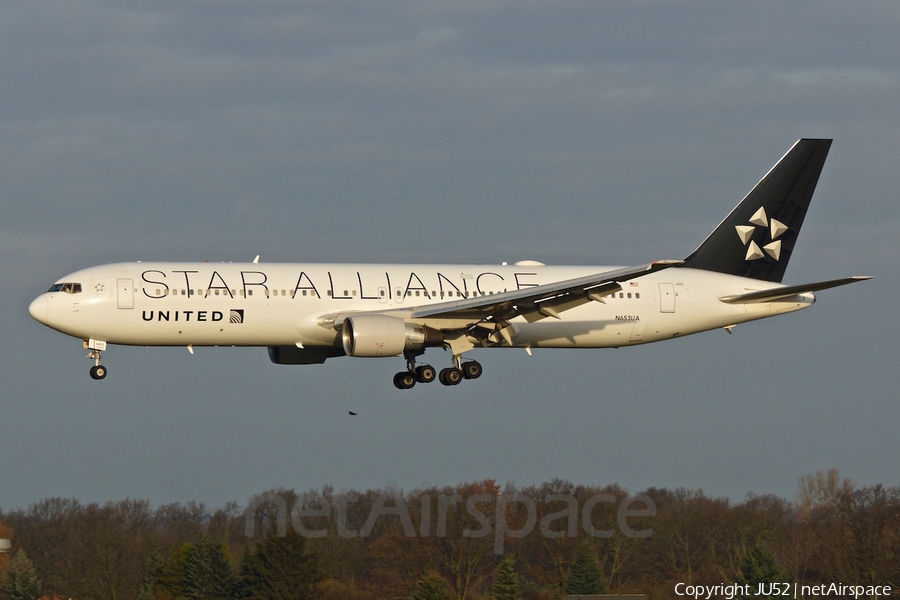 United Airlines Boeing 767-322(ER) (N653UA) | Photo 92934