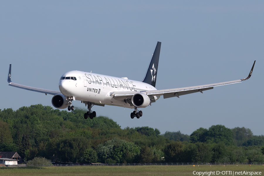 United Airlines Boeing 767-322(ER) (N653UA) | Photo 567484