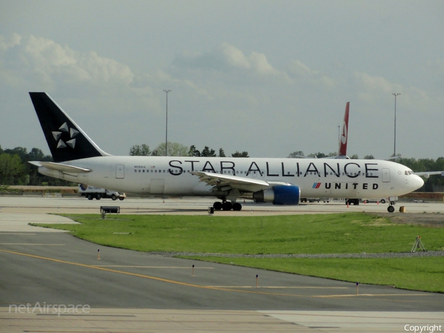 United Airlines Boeing 767-322(ER) (N653UA) | Photo 76880