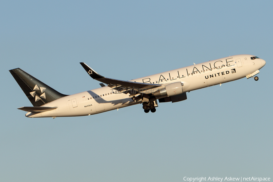 United Airlines Boeing 767-322(ER) (N653UA) | Photo 216769