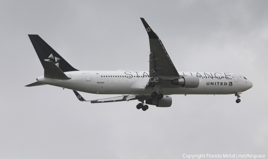 United Airlines Boeing 767-322(ER) (N653UA) | Photo 305053