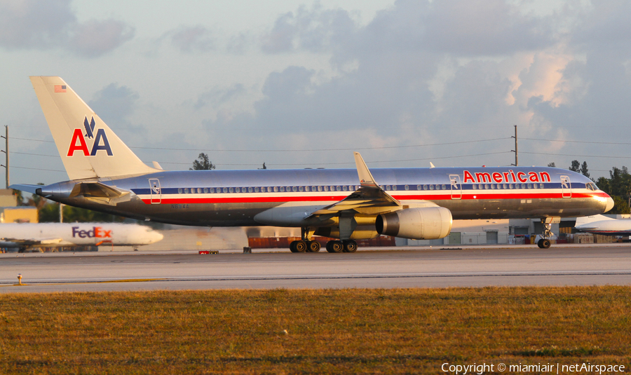 American Airlines Boeing 757-223 (N654A) | Photo 2139