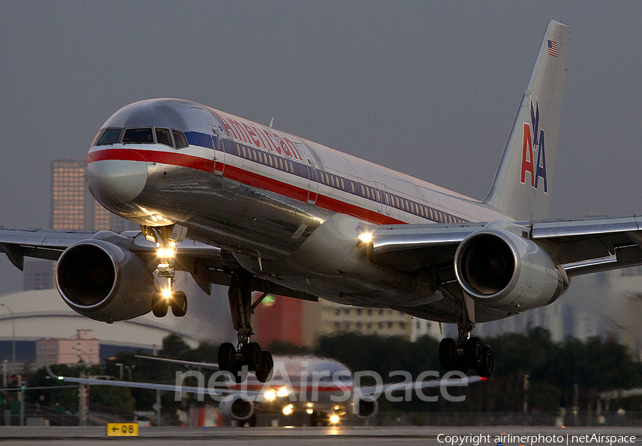 American Airlines Boeing 757-223 (N654A) | Photo 52786