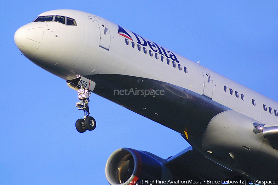 Delta Air Lines Boeing 757-232 (N655DL) | Photo 172089