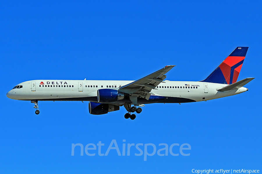 Delta Air Lines Boeing 757-232 (N655DL) | Photo 171396