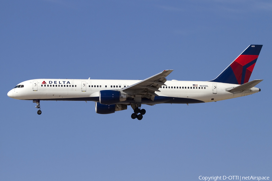 Delta Air Lines Boeing 757-232 (N655DL) | Photo 424357