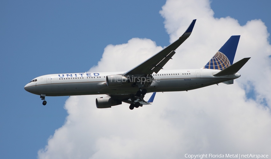 United Airlines Boeing 767-322(ER) (N655UA) | Photo 351209