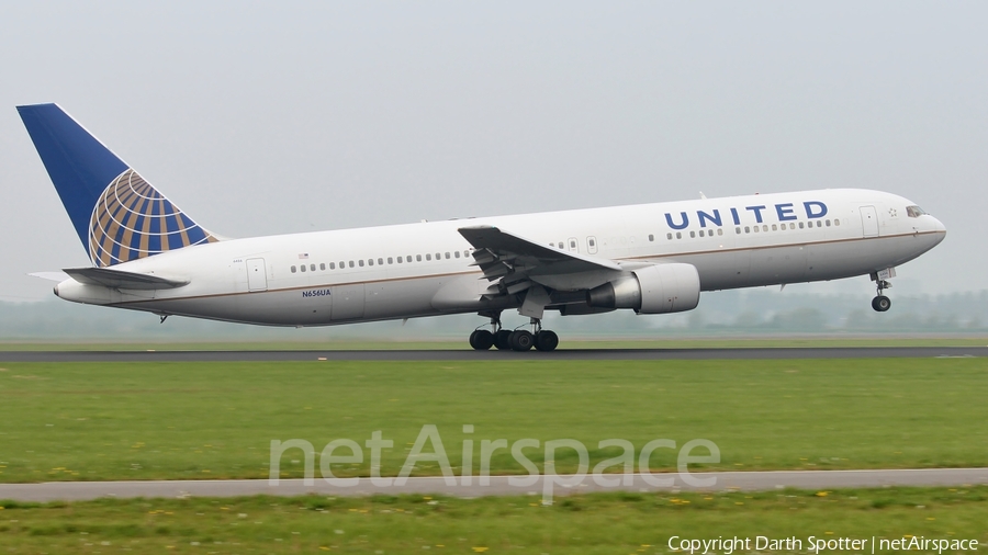United Airlines Boeing 767-322(ER) (N656UA) | Photo 216371