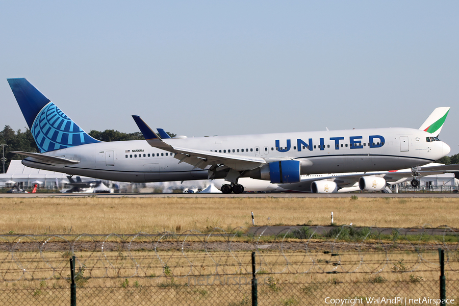 United Airlines Boeing 767-322(ER) (N656UA) | Photo 522639