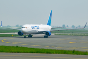 United Airlines Boeing 767-322(ER) (N656UA) at  Paris - Charles de Gaulle (Roissy), France