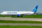 United Airlines Boeing 767-322(ER) (N656UA) at  Paris - Charles de Gaulle (Roissy), France