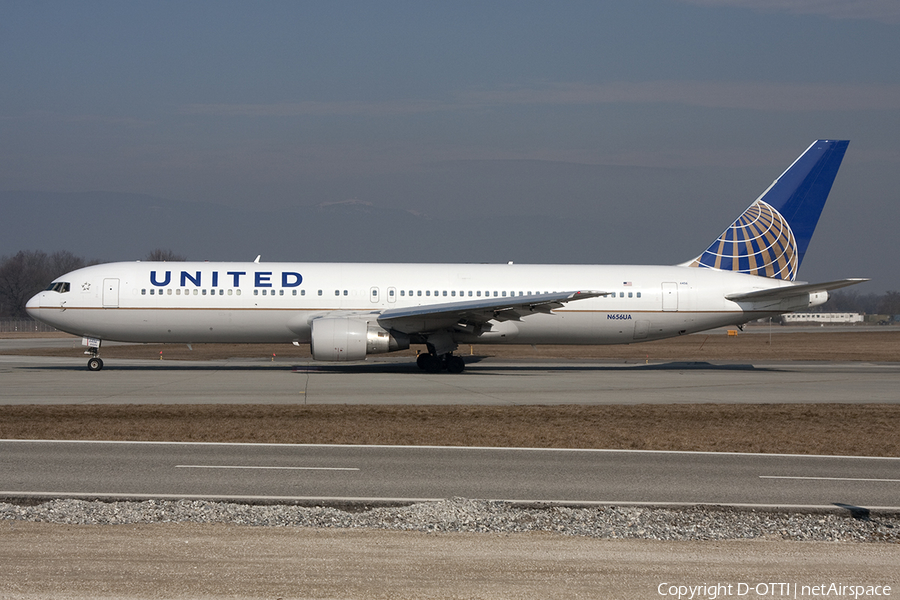 United Airlines Boeing 767-322(ER) (N656UA) | Photo 376331