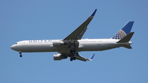 United Airlines Boeing 767-322(ER) (N656UA) at  Chicago - O'Hare International, United States