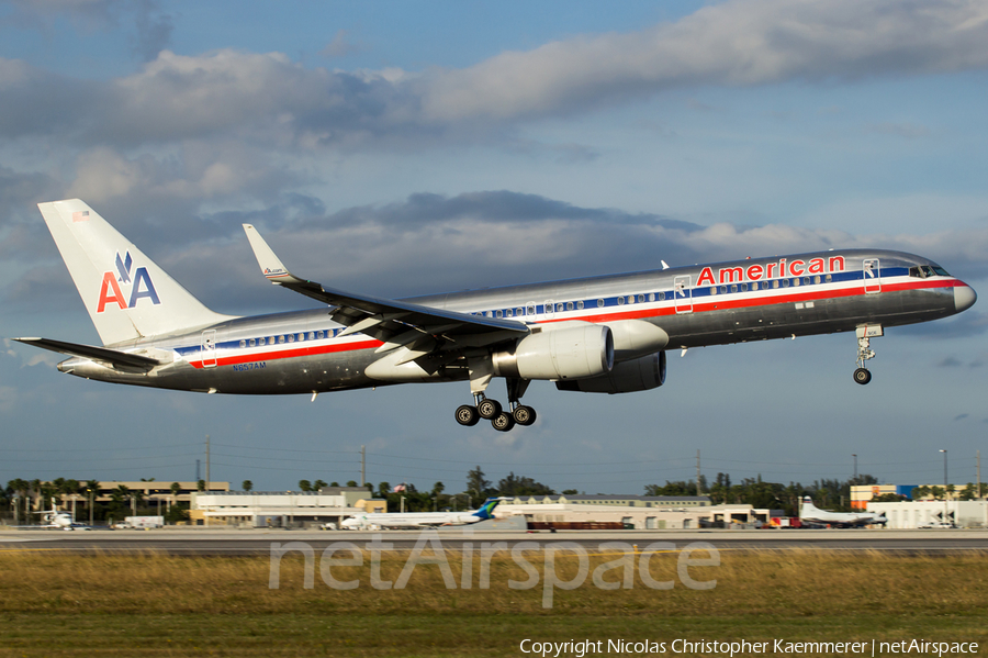 American Airlines Boeing 757-223 (N657AM) | Photo 122299