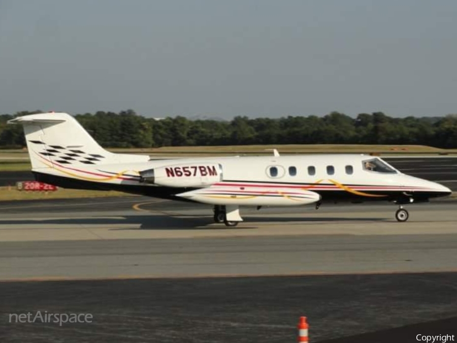 (Private) Learjet 25D (N657BM) | Photo 349606