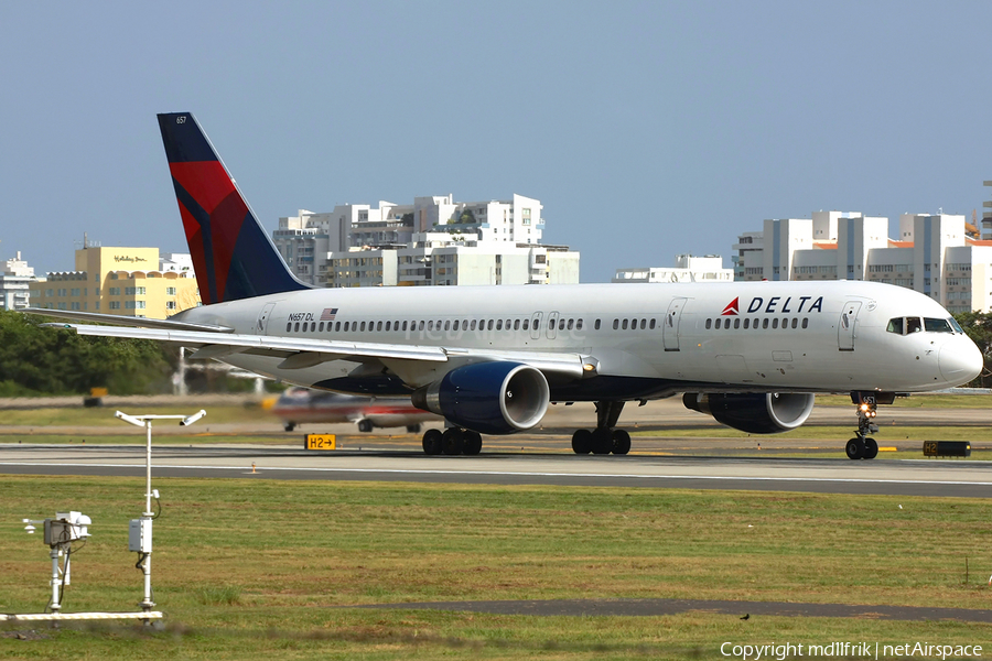 Delta Air Lines Boeing 757-232 (N657DL) | Photo 373780