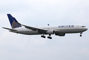 United Airlines Boeing 767-322(ER) (N657UA) at  London - Heathrow, United Kingdom