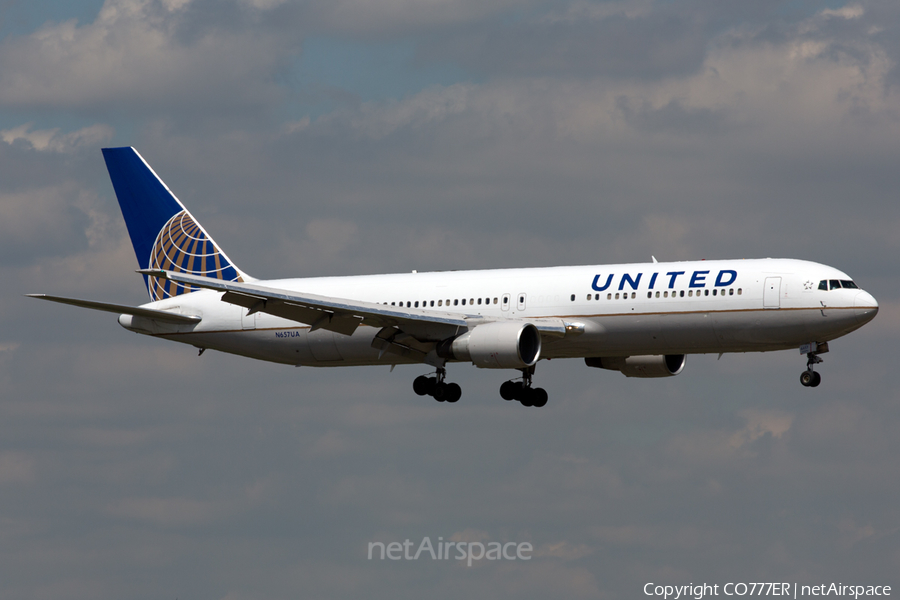 United Airlines Boeing 767-322(ER) (N657UA) | Photo 58515