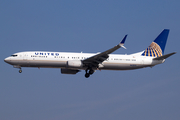 United Airlines Boeing 737-924(ER) (N65832) at  Los Angeles - International, United States