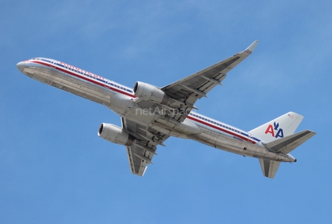 American Airlines Boeing 757-223 (N658AA) at  Miami - International, United States