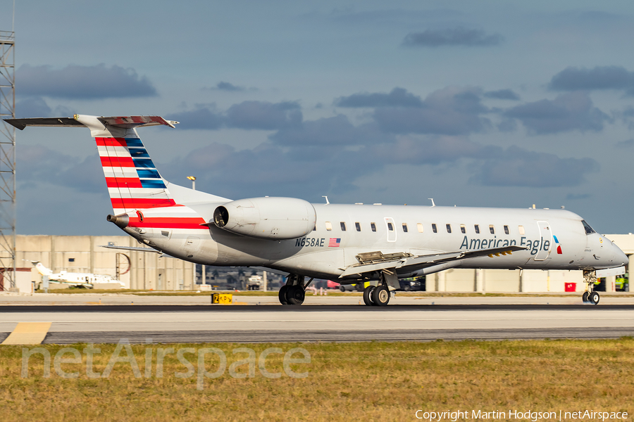 American Eagle Embraer ERJ-145LR (N658AE) | Photo 335100